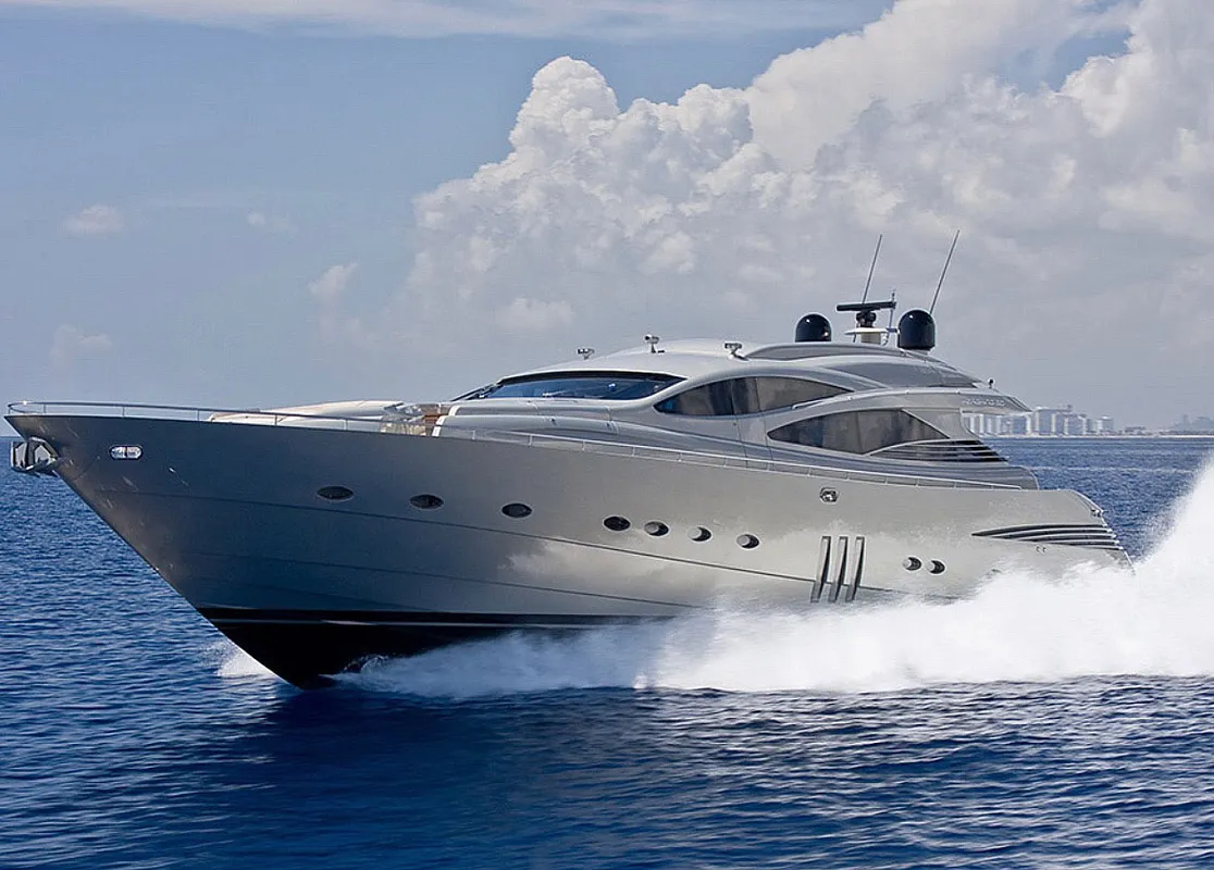 Pershing 90' Pershing