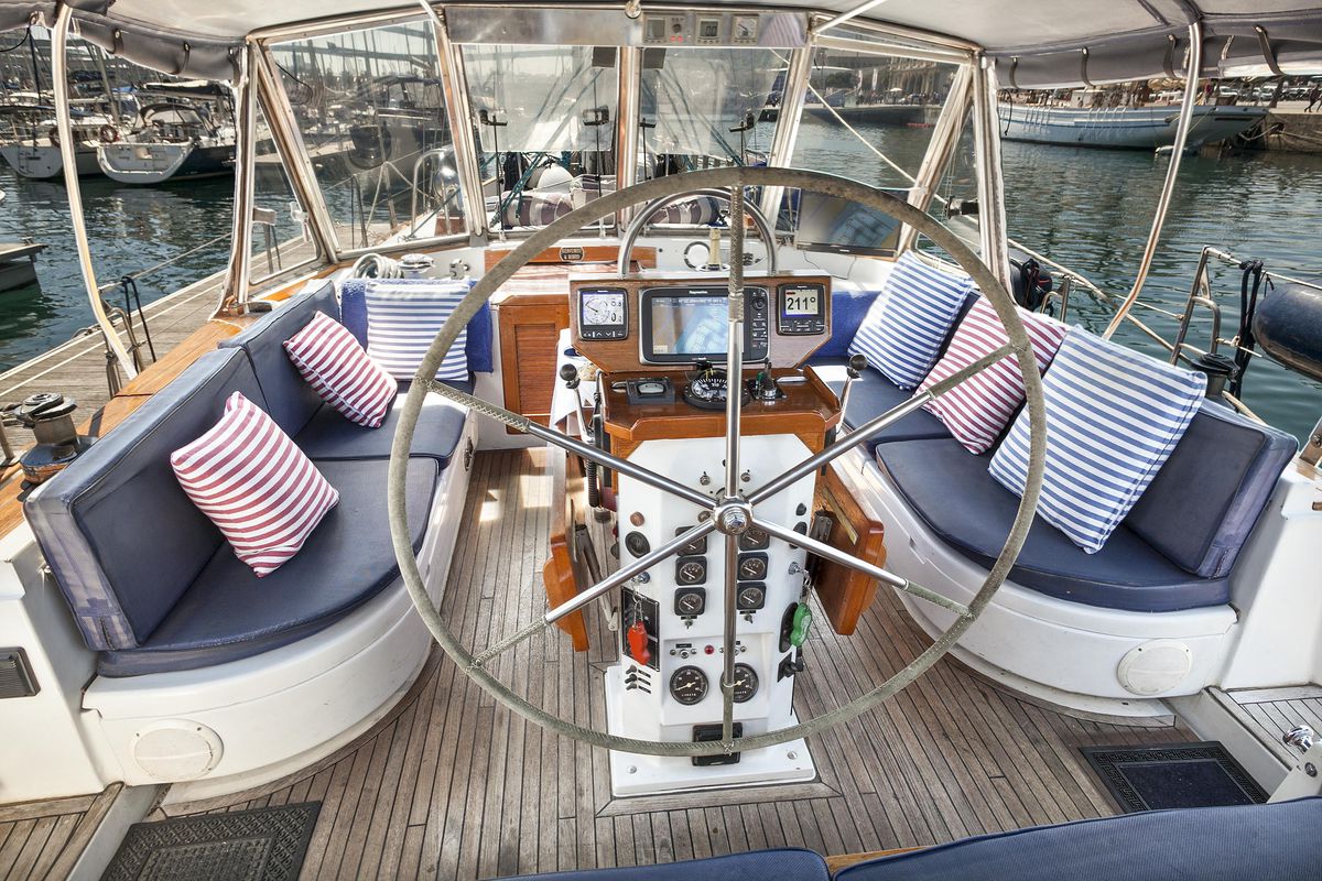 Sail to the moon. Корабль на ночном небе. Sail to the moon mary kay цена. Sail to the moon спрей для волос. Ночное море с кораблем.