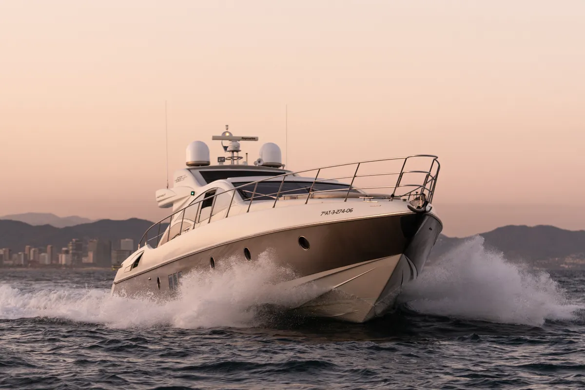 Azimut 68 S