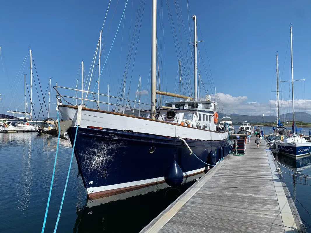 dunstaffnage yacht charter