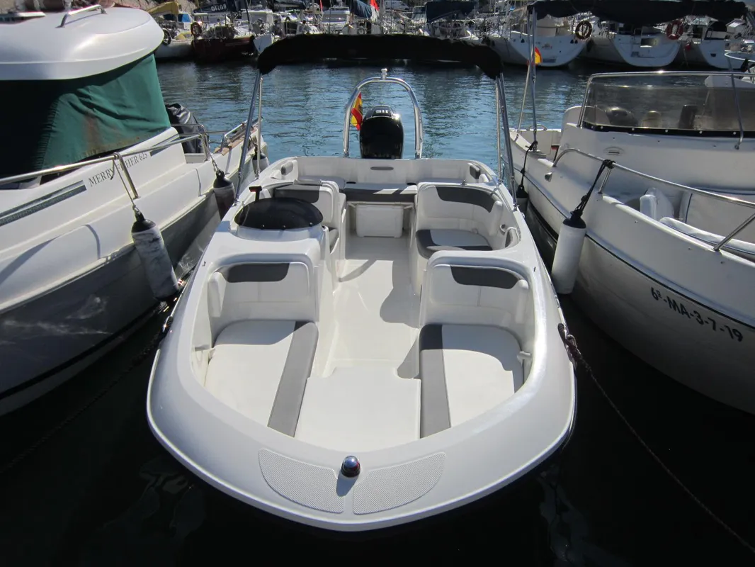 Bayliner E  18