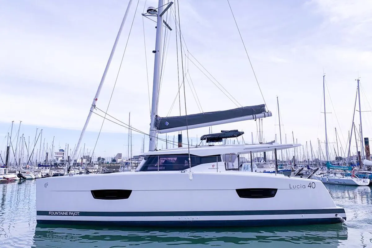 Fountaine Pajot Lucia 40