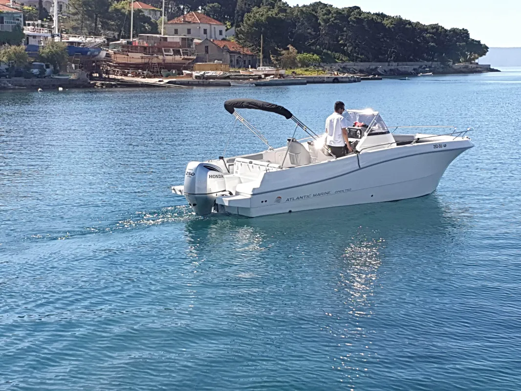 Atlantic Marine  750 Open