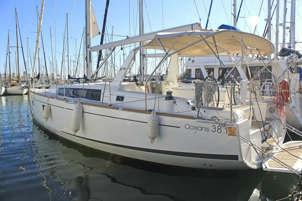 Beneteau Oceanis 38.1