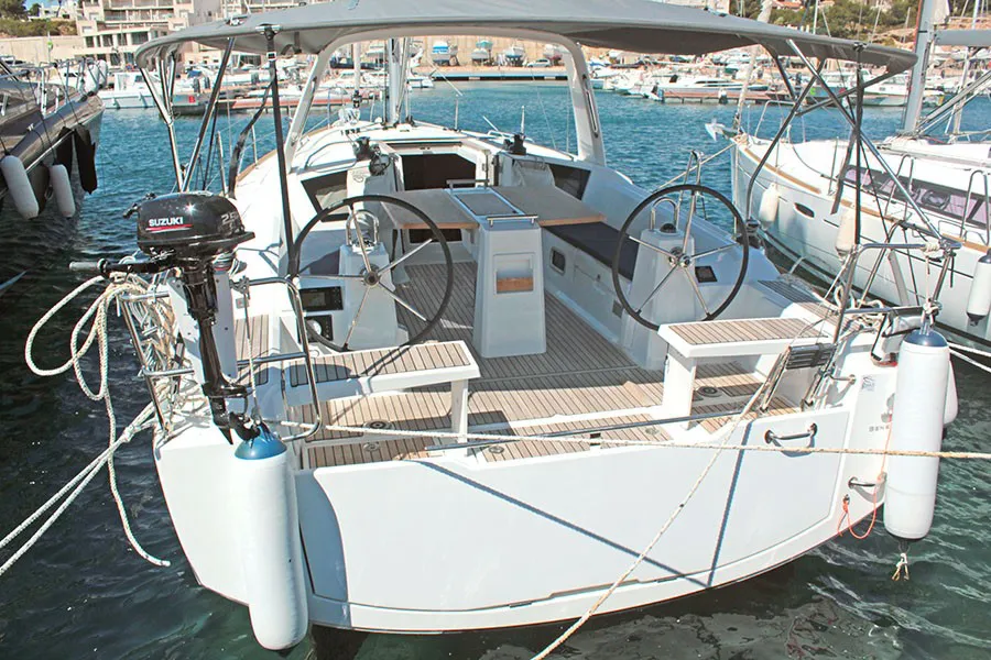 Beneteau Oceanis 38.1