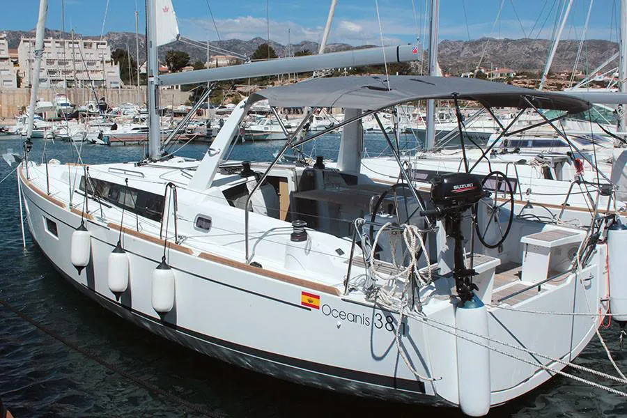 Beneteau Oceanis 38.1