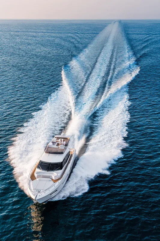 Ferretti 550