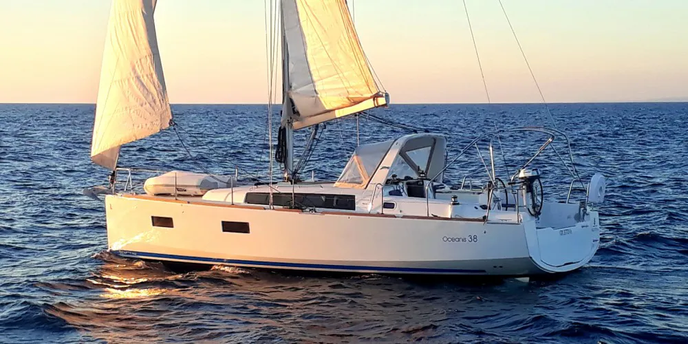 Beneteau Oceanis 38