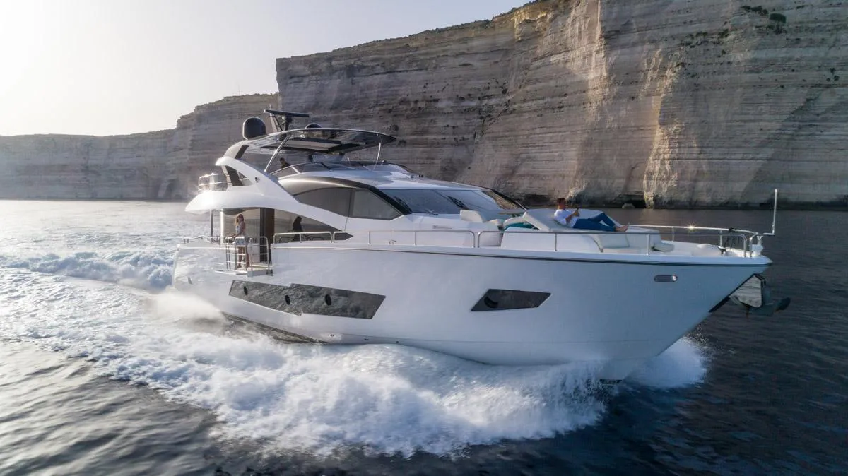 Sunseeker 86 Yacht