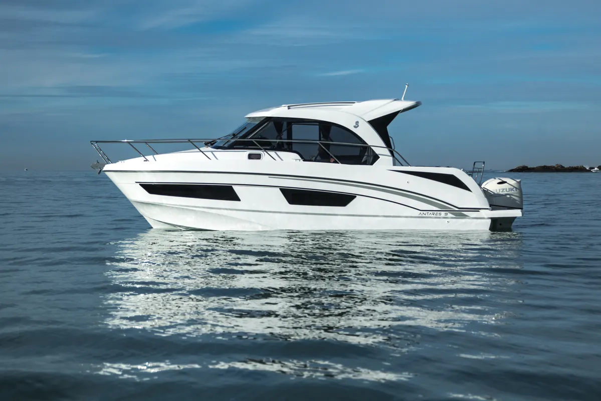 Beneteau Antares 9 OB