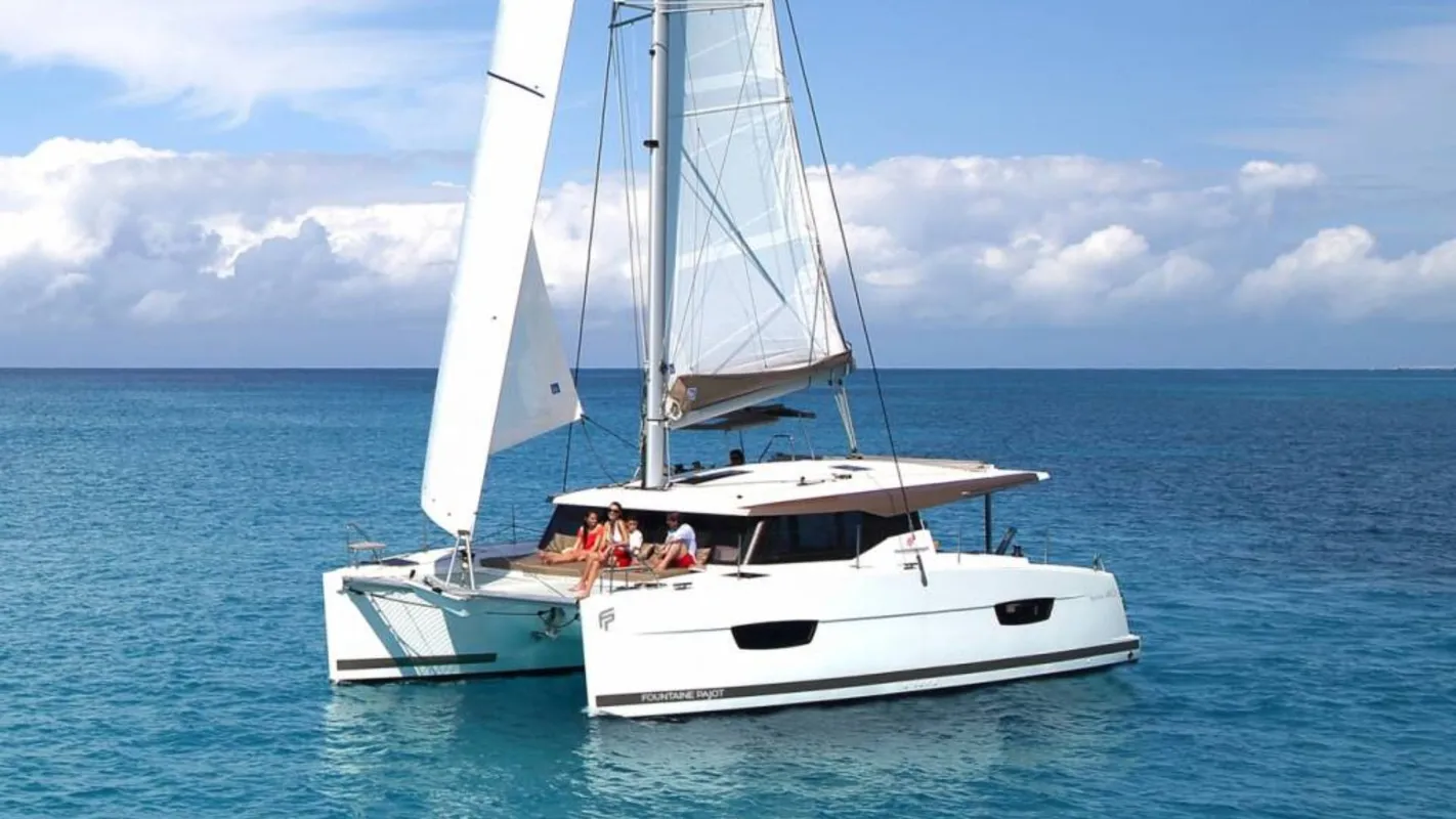 Fountaine Pajot Lucia 40