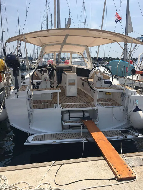 Beneteau Oceanis 38