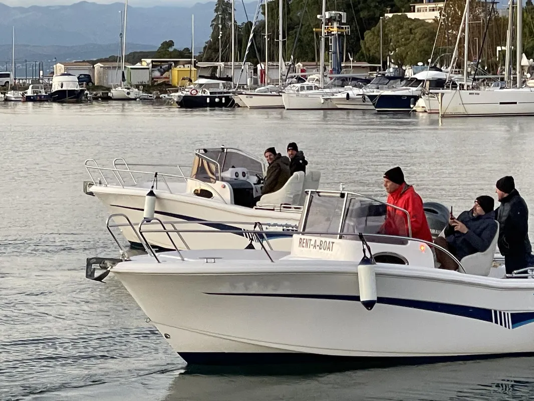 Speedboat Elan cabin 650 