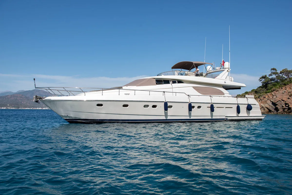 Ferretti 72