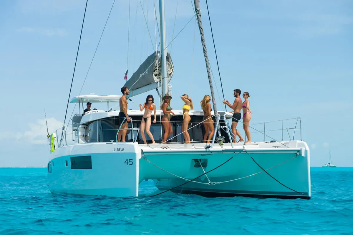 Catamaran Leopard 45