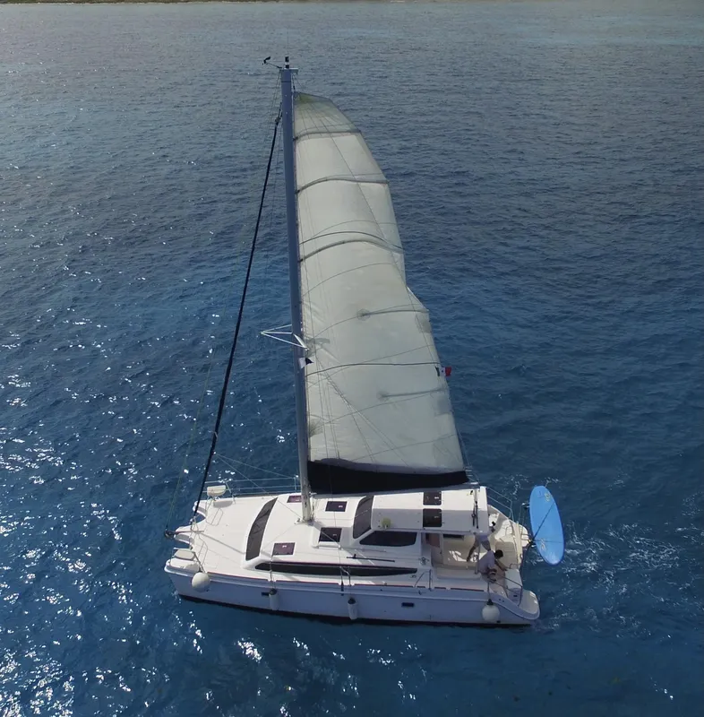 Catamaran 35