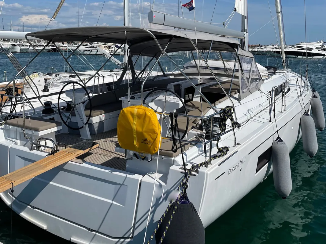 Beneteau Oceanis 51.1