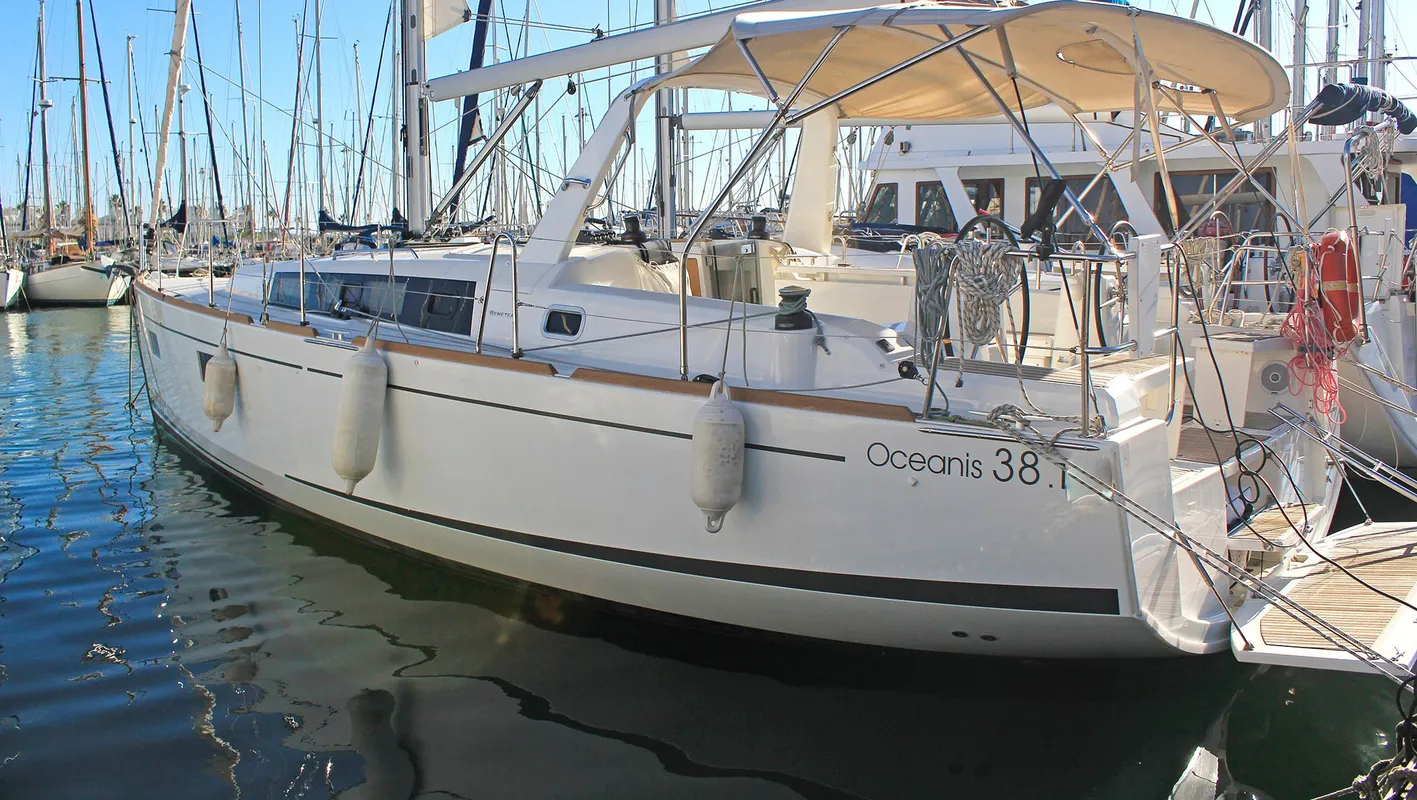 Beneteau Oceanis 38.1