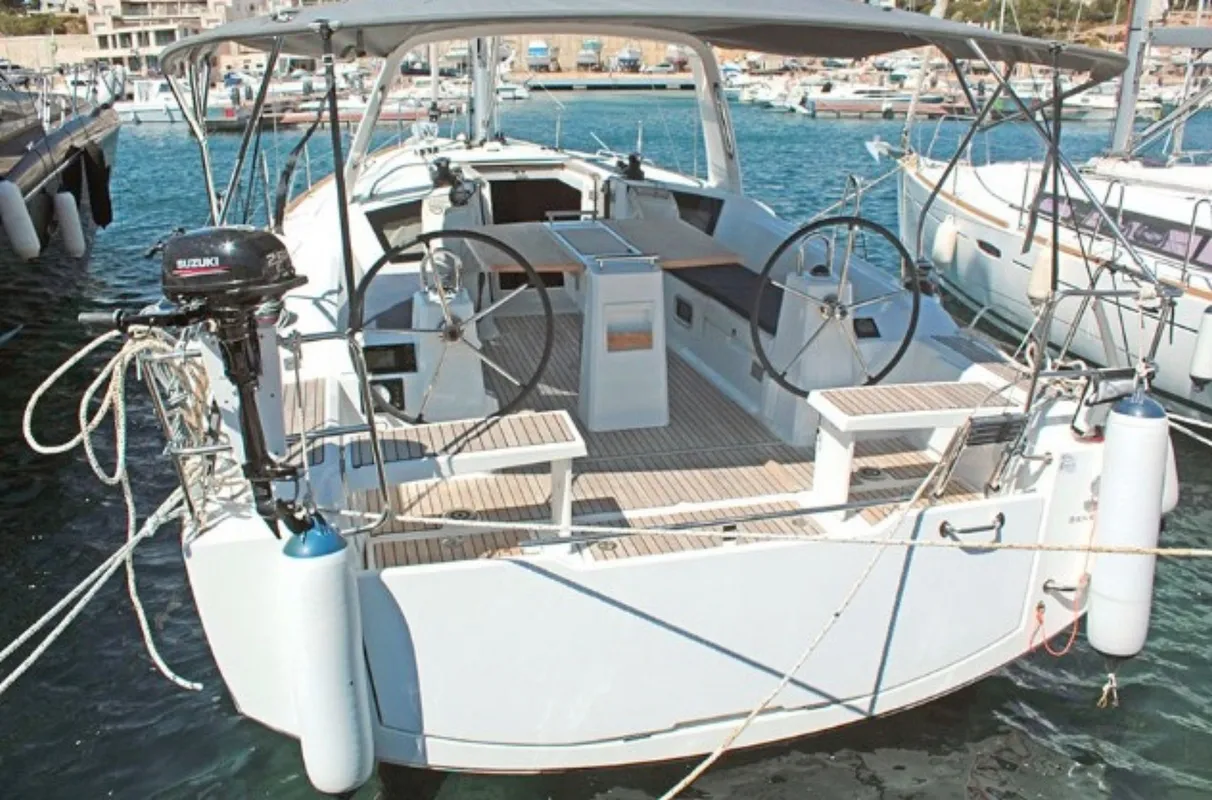 Beneteau Oceanis 38.1