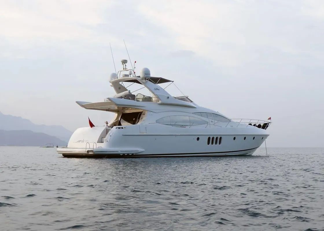 Azimut 68 PLUS