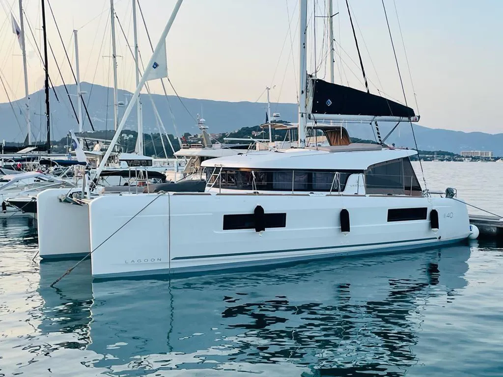 Lagoon 40