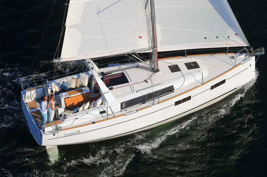 Beneteau Oceanis 35 