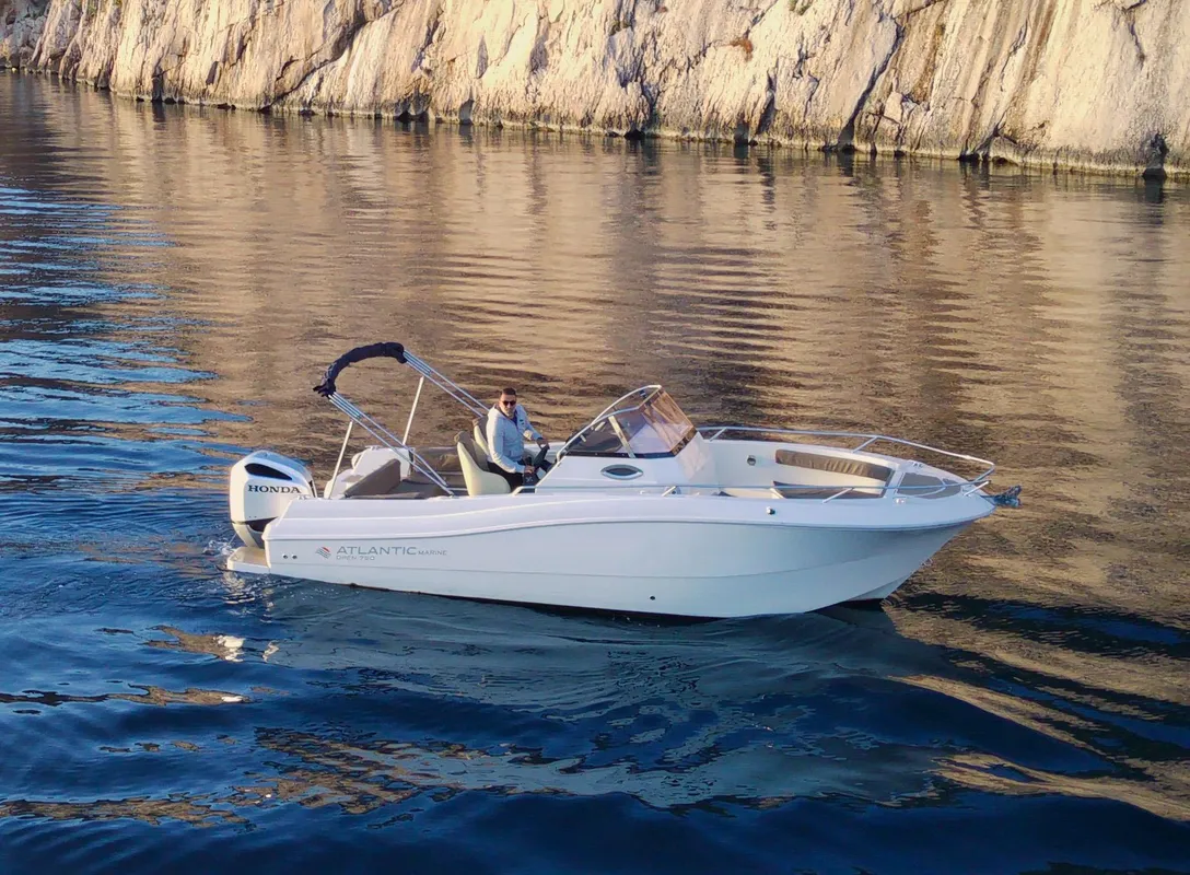 Atlantic Marine  750 Open