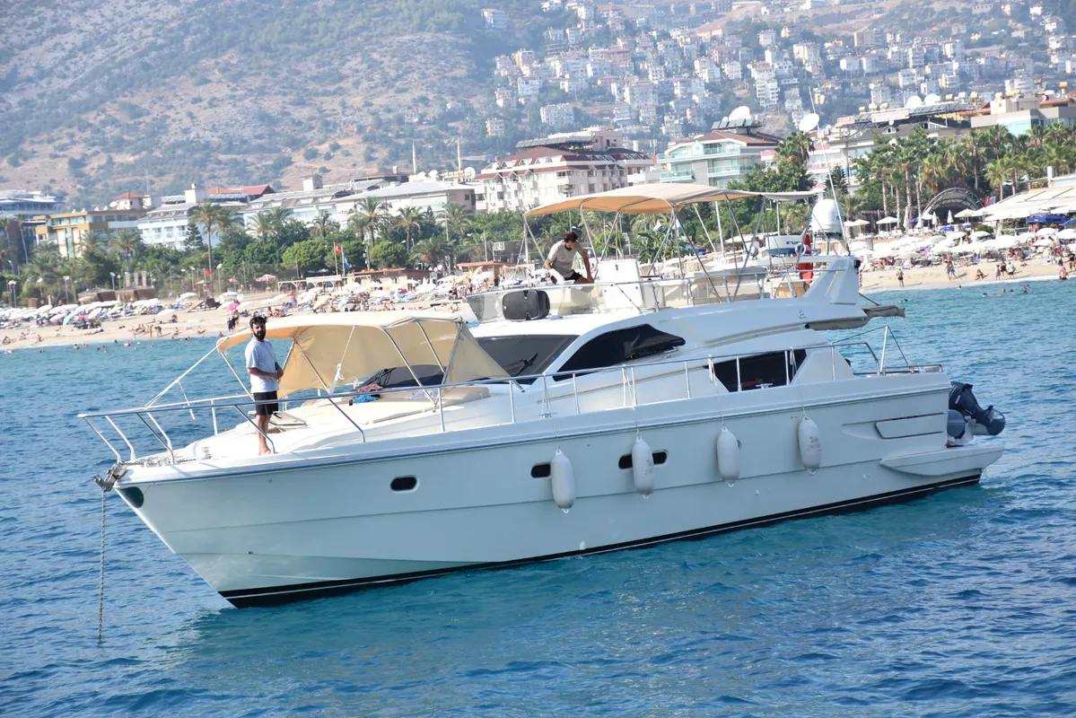 Ferretti 55