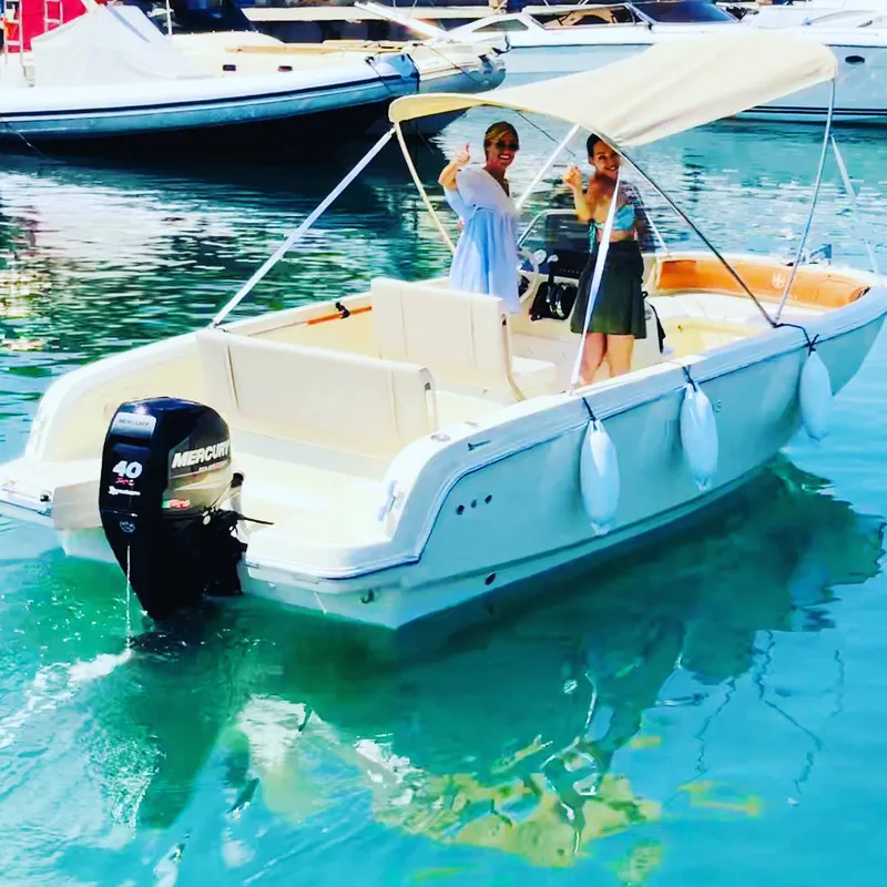 Invictus Yachts 190FX