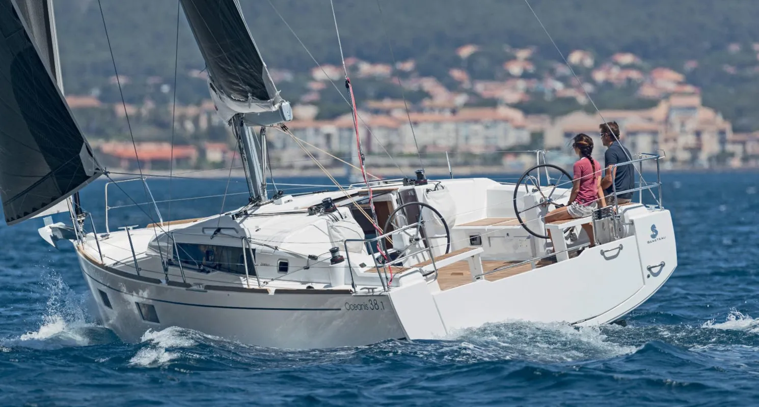 Beneteau Oceanis 38.1