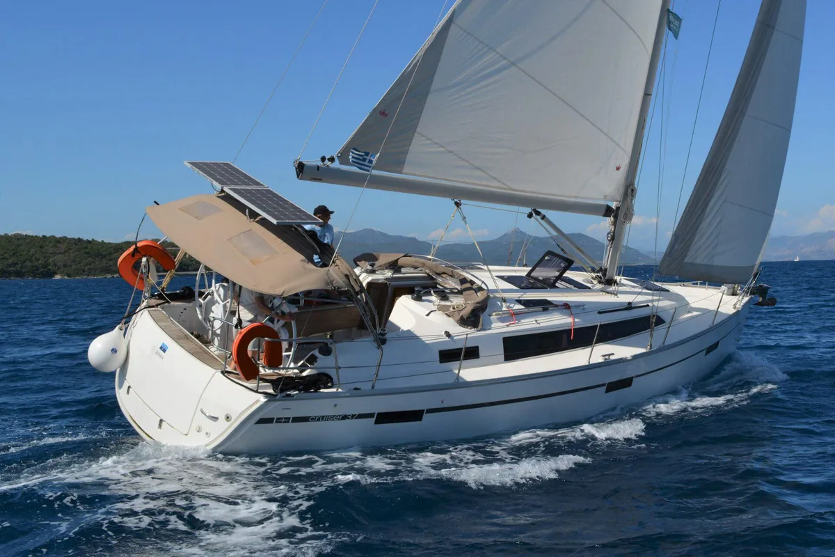 Bavaria Cruiser 37