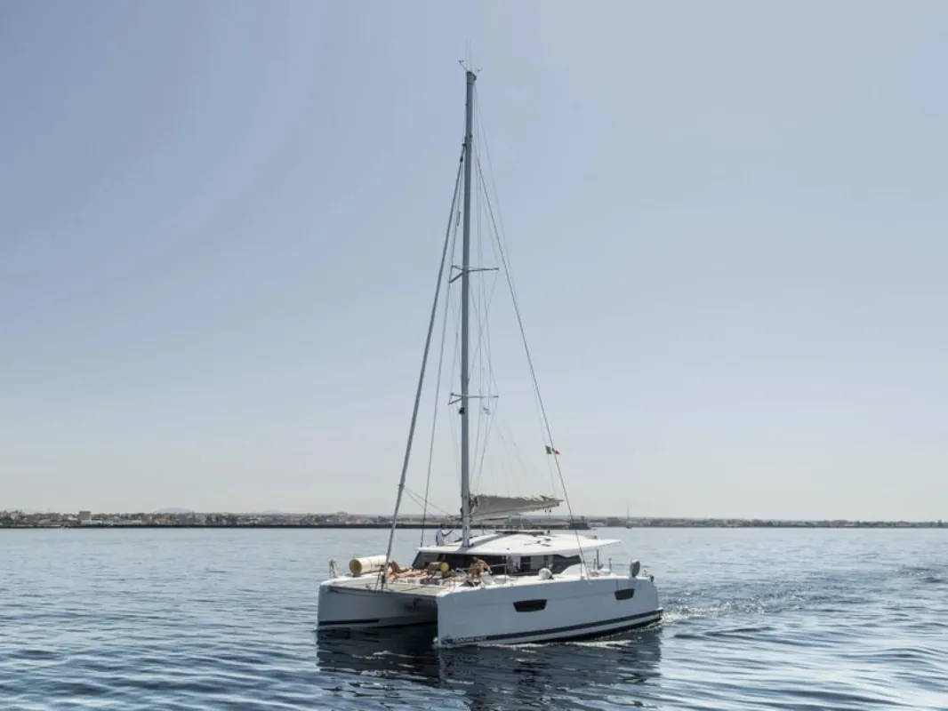 Fountaine Pajot Astréa 42