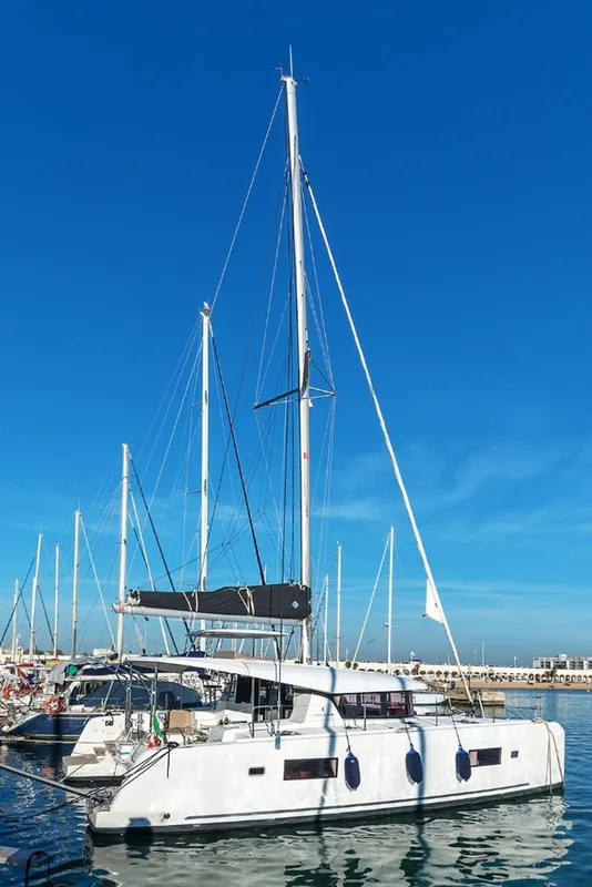 Lagoon 42