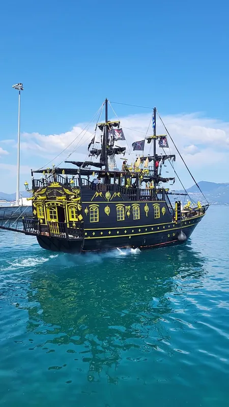 Custom Pirate Ship