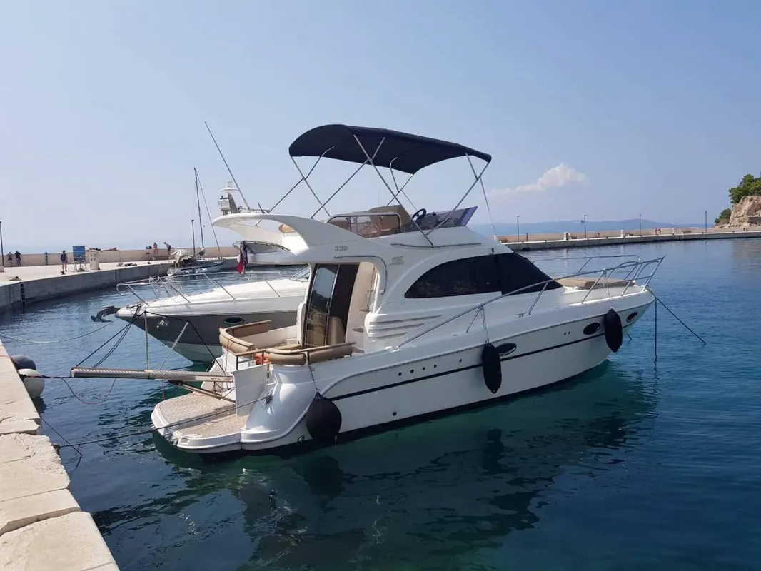 Galeon 33 Fly