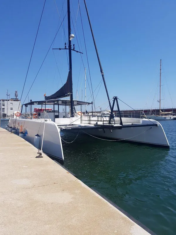 Catamaran 75