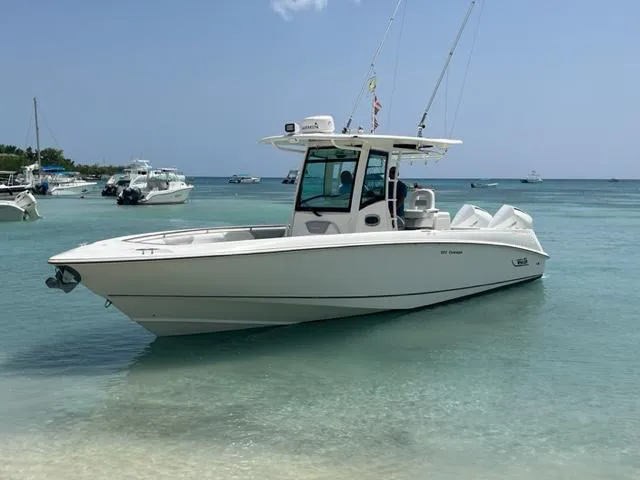 Boston Whaler Outrage 32