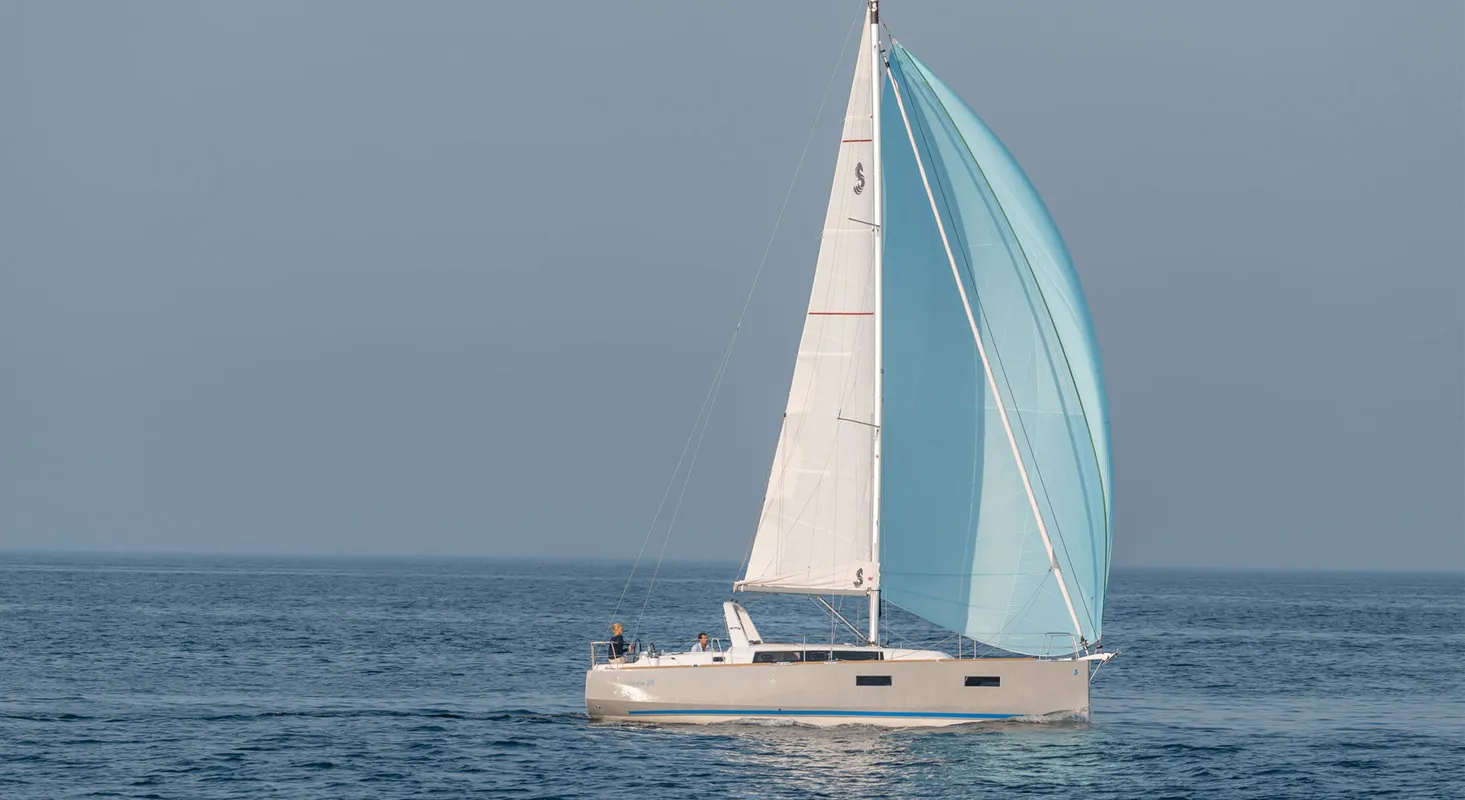 Beneteau Oceanis 38