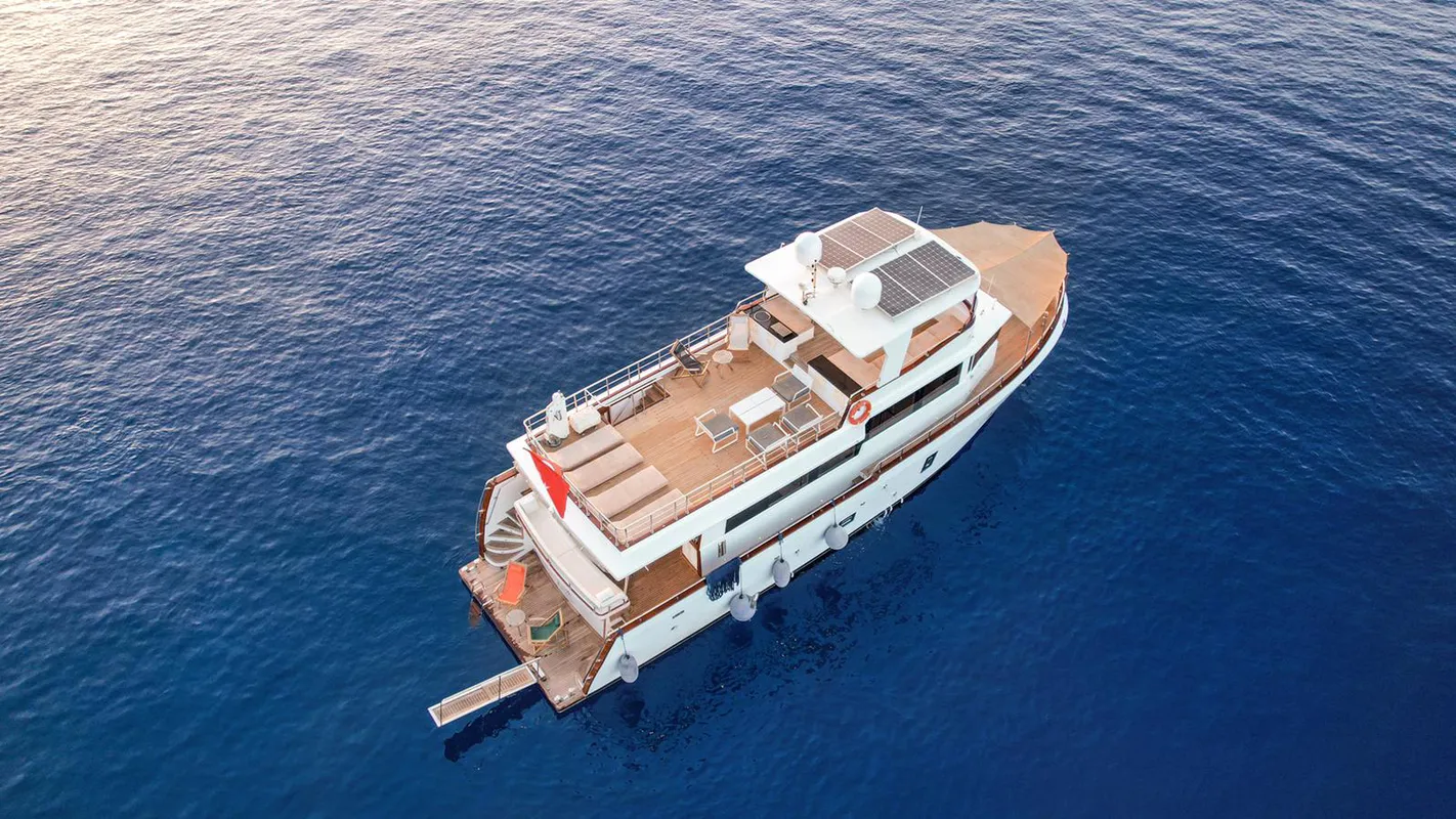 M/Y Trawler 66