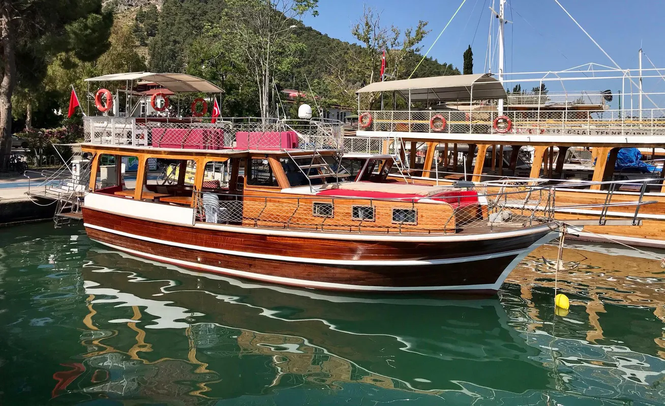 Teak Custom Motorboat 52