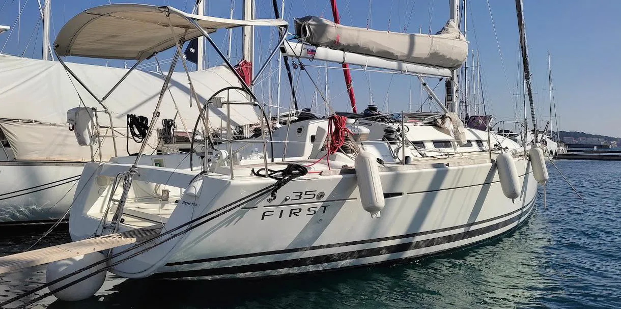 Beneteau First 35