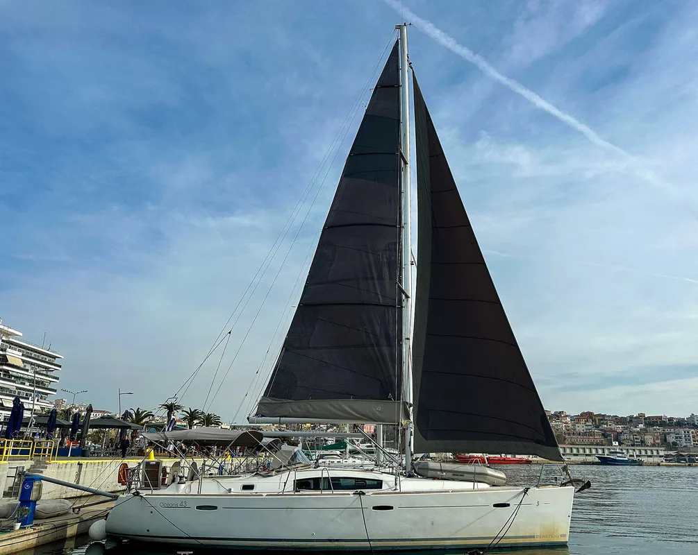 Beneteau Oceanis 43