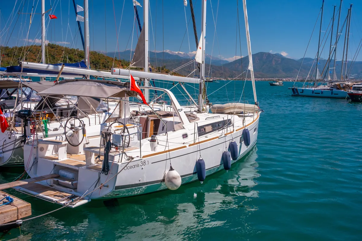 Beneteau Oceanis 38.1