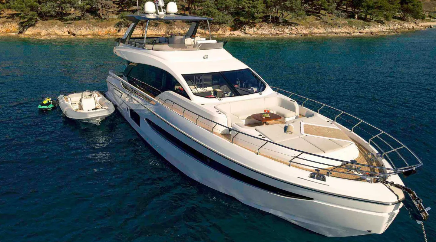 Azimut 78 Fly