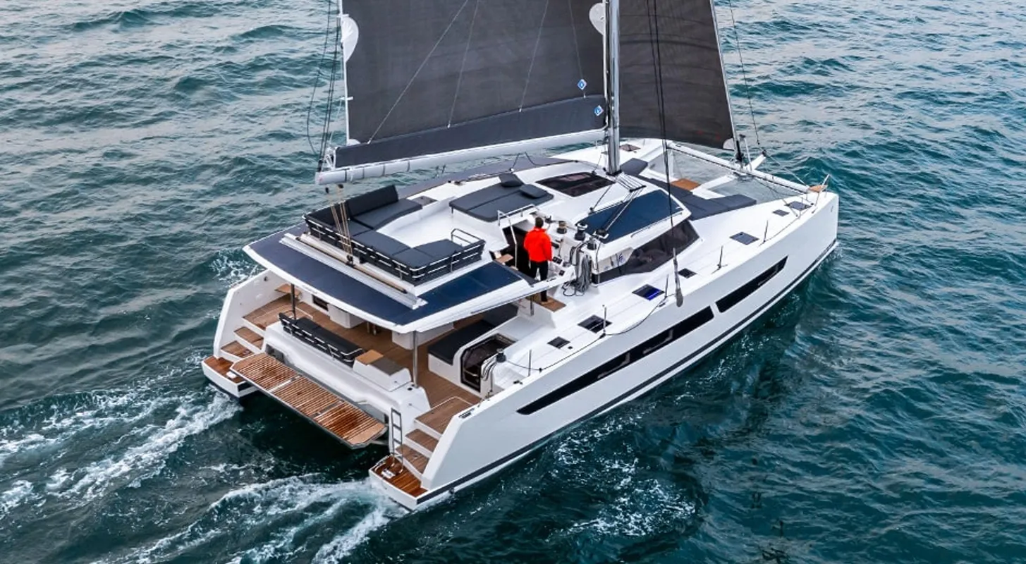 Fountaine Pajot  Aura 51