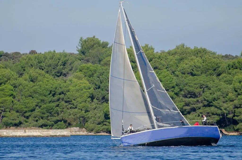 Evolution Yachts Racer