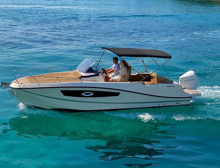 Quicksilver 755 Sundeck