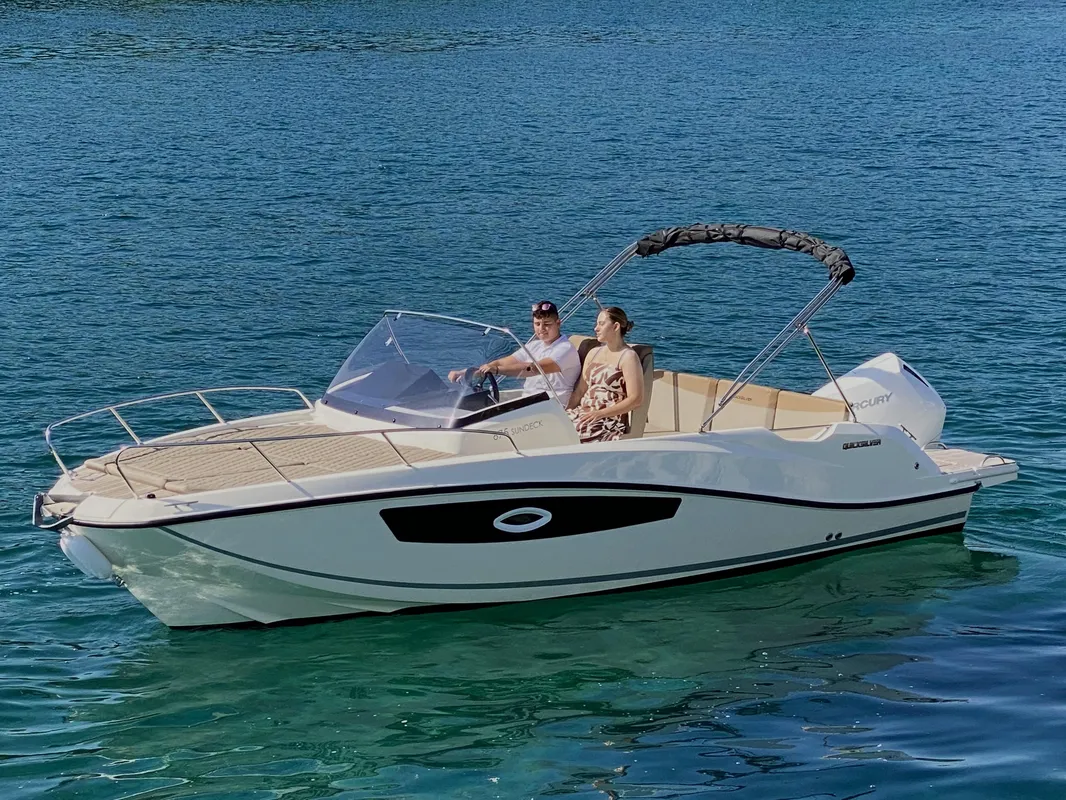 Quicksilver 675 Sundeck