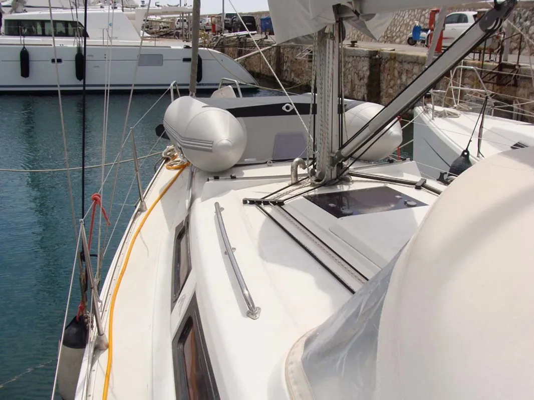 Hanse Yachts 325