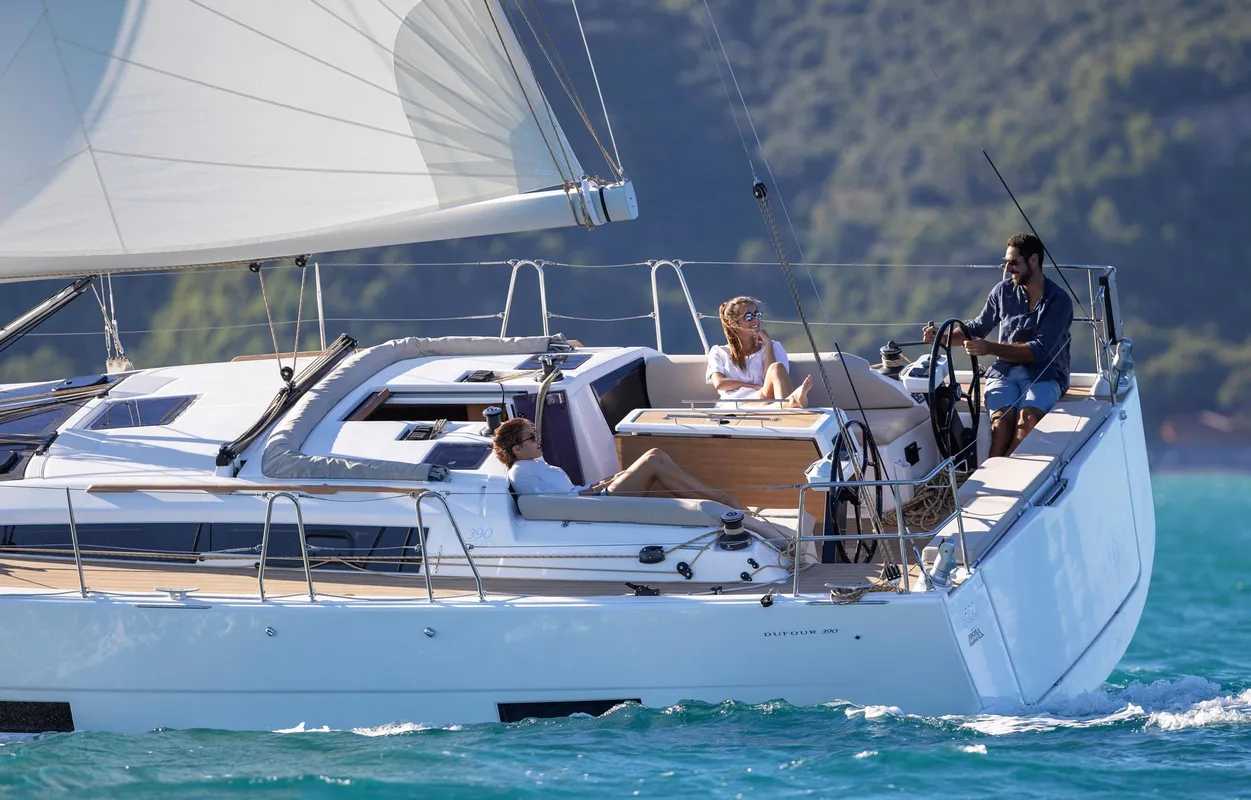 Dufour Yachts 390